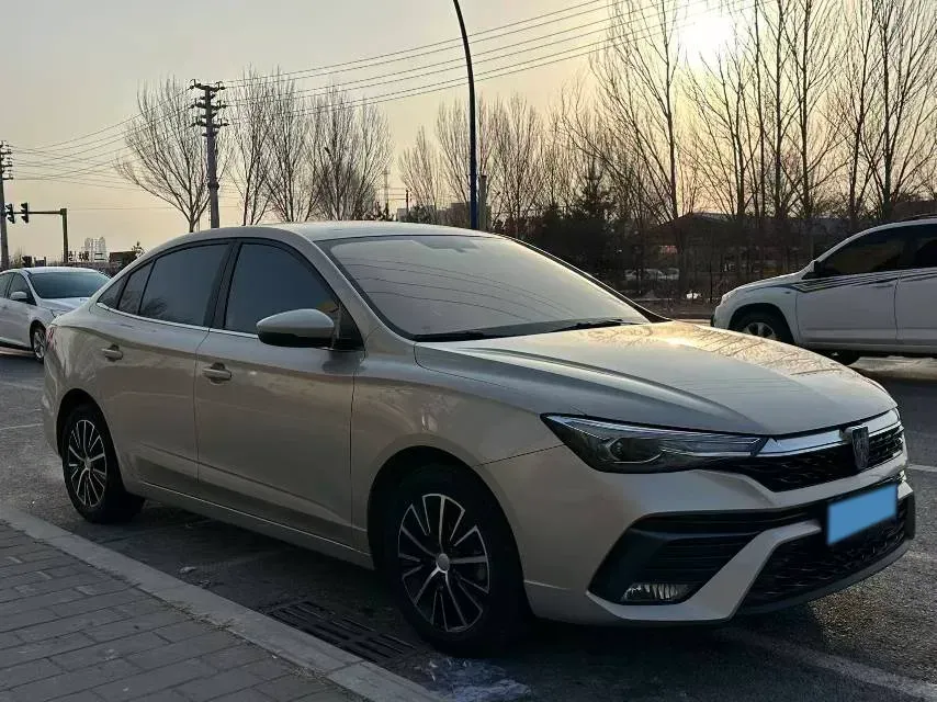 2021 Roewe i5 1.5L 120HP L4 5MT,autocango,china used car exporter,china ev exporter,chinese used car exporter,chinese used ev exporter
