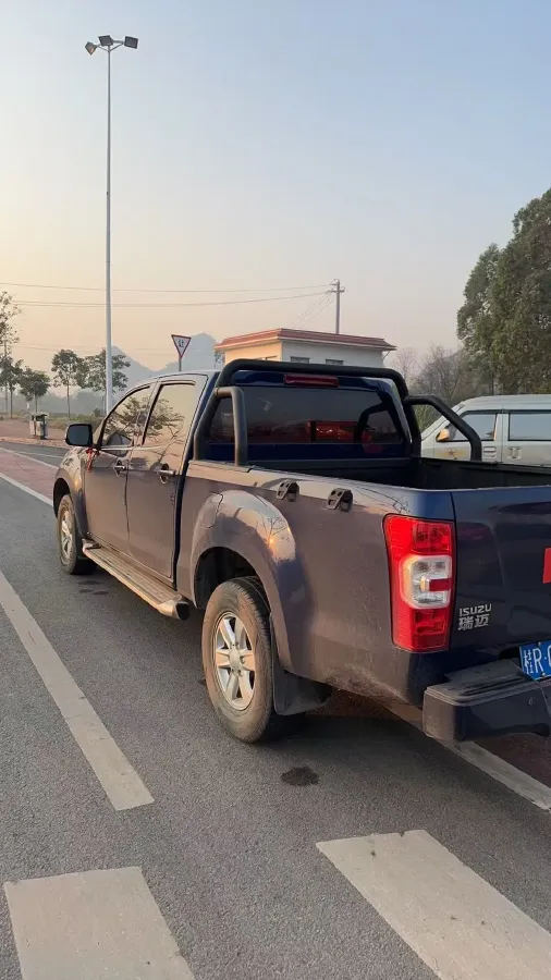 2020 JMC BaoDian 2.5T 140HP L4 5MT,autocango,china used car exporter,china ev exporter,chinese used car exporter,chinese used ev exporter