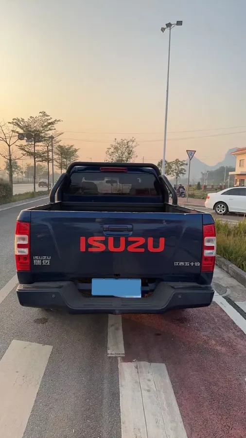 2020 JMC BaoDian 2.5T 140HP L4 5MT,autocango,china used car exporter,china ev exporter,chinese used car exporter,chinese used ev exporter