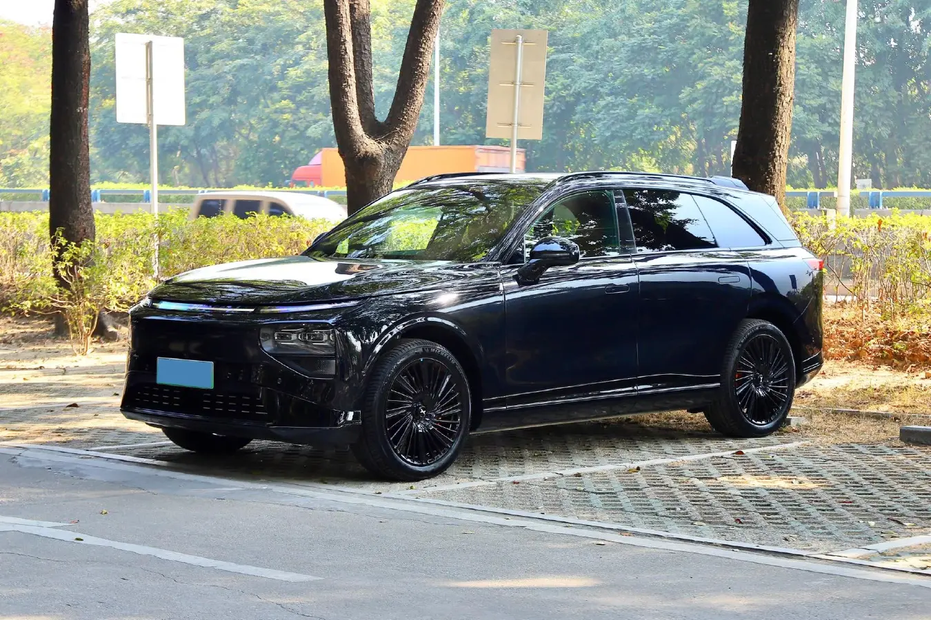 2025 Xpeng G9 BEV 79KWH