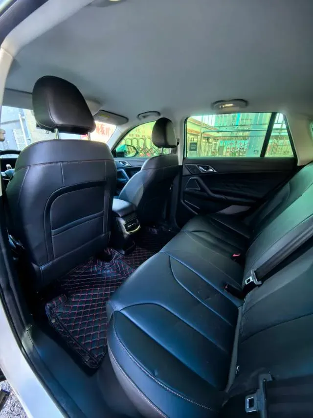 2024 Roewe D5X DMH 1.5T 150HP L4 2DHT PHEV 21.4KWH,autocango,china used car exporter,china ev exporter,chinese used car exporter,chinese used ev exporter