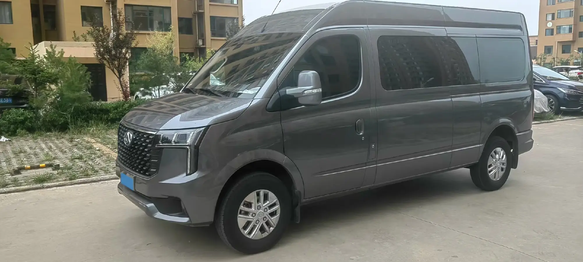 2021 MAXUS XinTu V80 2.0T 127HP L4 6MT