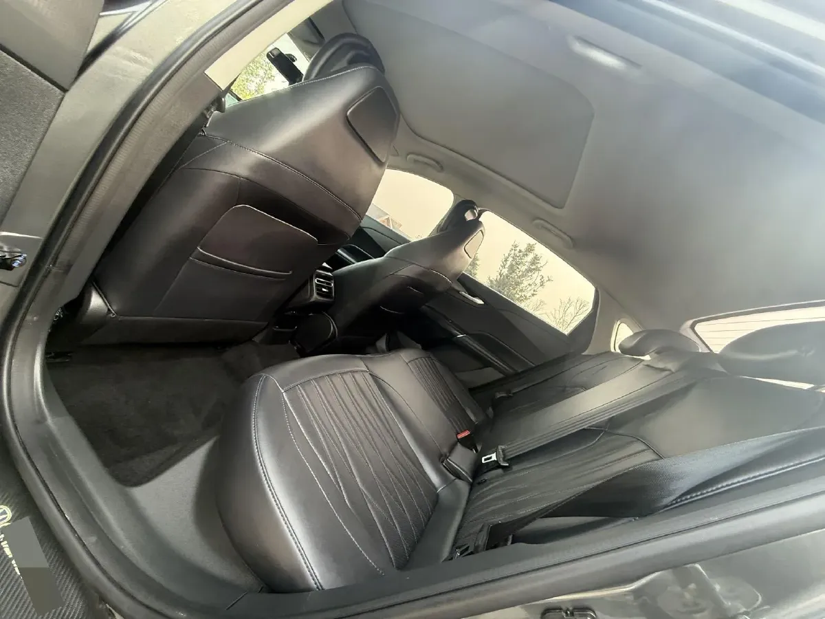 2023 ChangAn Lamore 1.5T 170HP L4 7DCT,autocango,china used car exporter,china ev exporter,chinese used car exporter,chinese used ev exporter