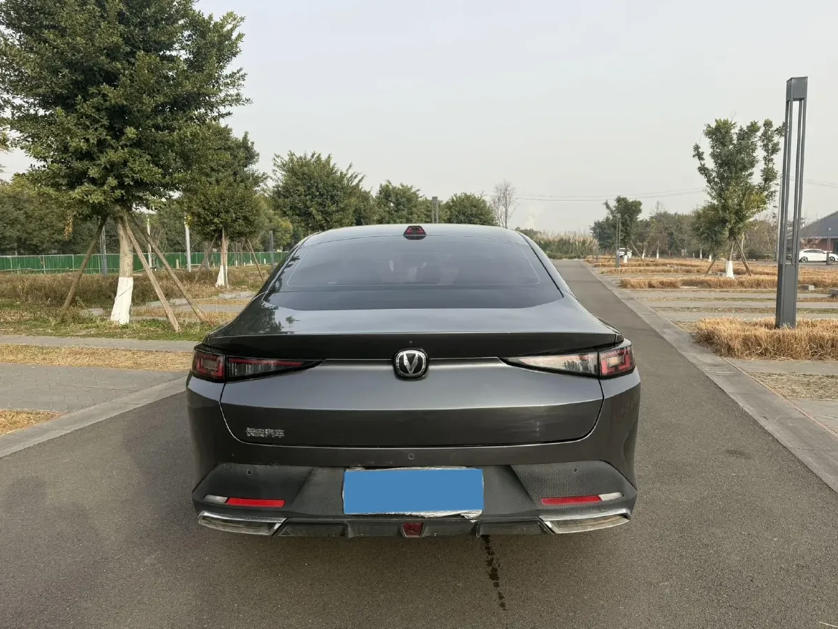 2023 ChangAn Lamore 1.5T 170HP L4 7DCT,autocango,china used car exporter,china ev exporter,chinese used car exporter,chinese used ev exporter