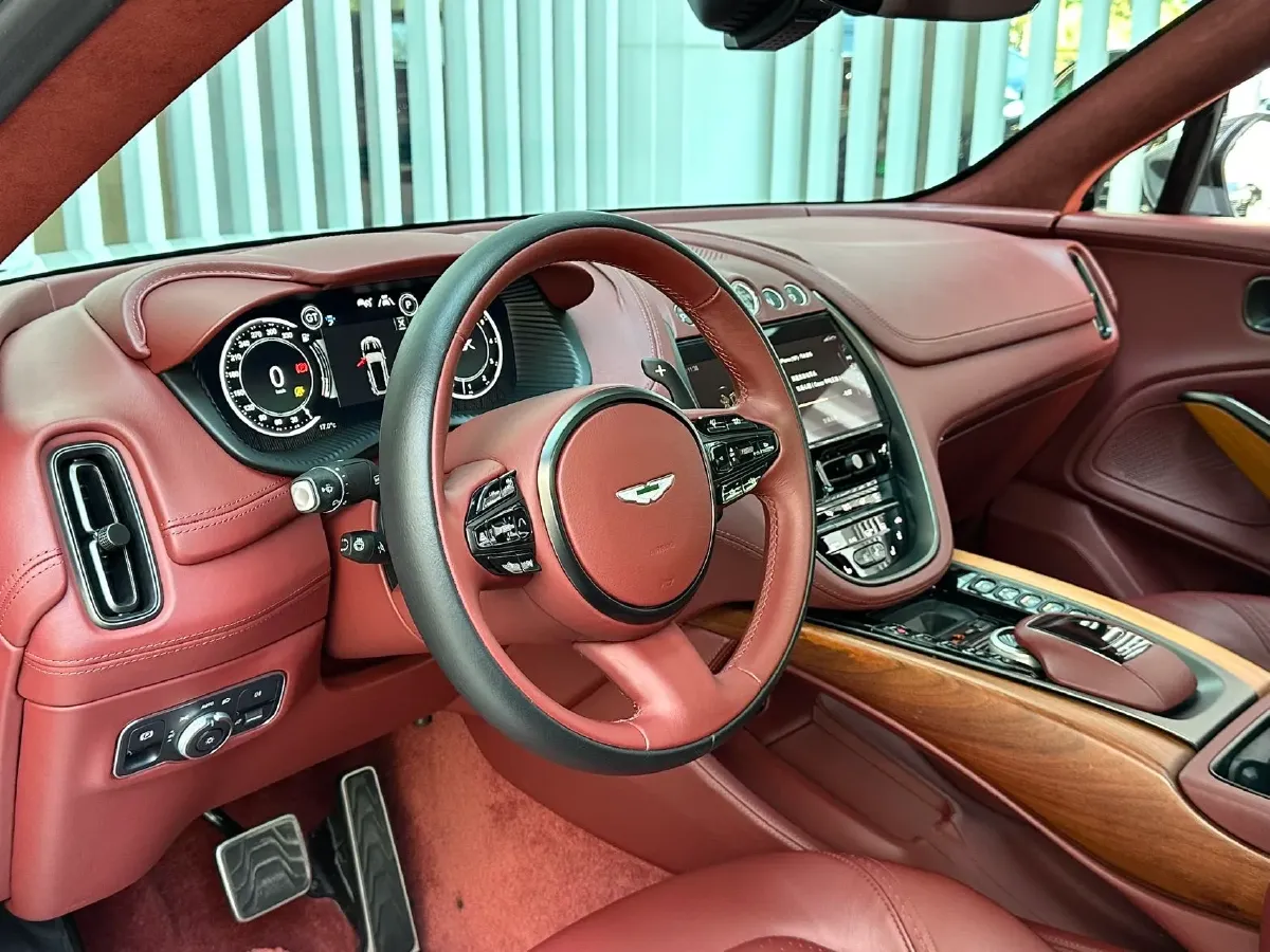 2021 Aston Martin DBX 4.0T 550HP V8 9AT,autocango,china used car exporter,china ev exporter,chinese used car exporter,chinese used ev exporter