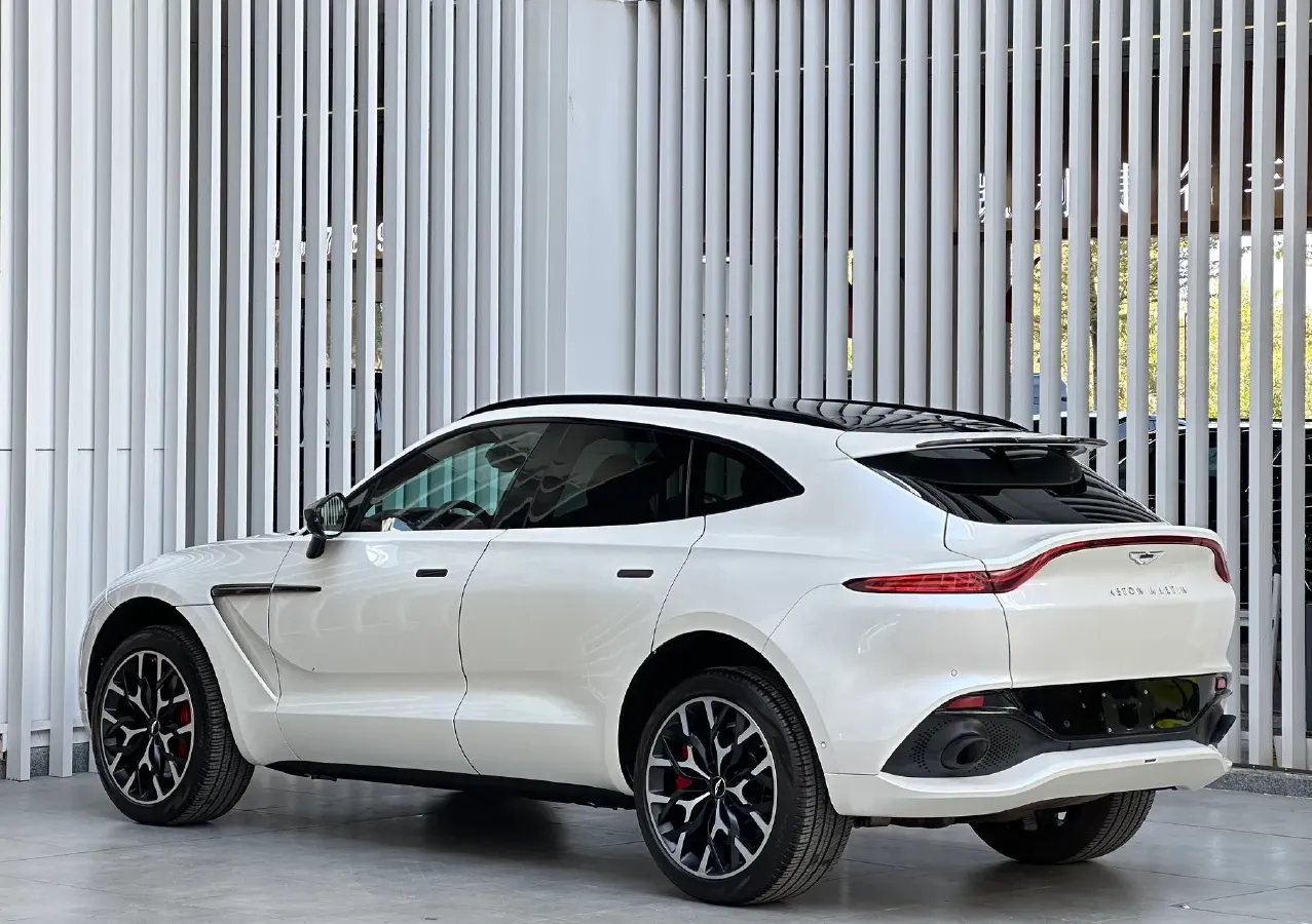 2021 Aston Martin DBX 4.0T 550HP V8 9AT,autocango,china used car exporter,china ev exporter,chinese used car exporter,chinese used ev exporter