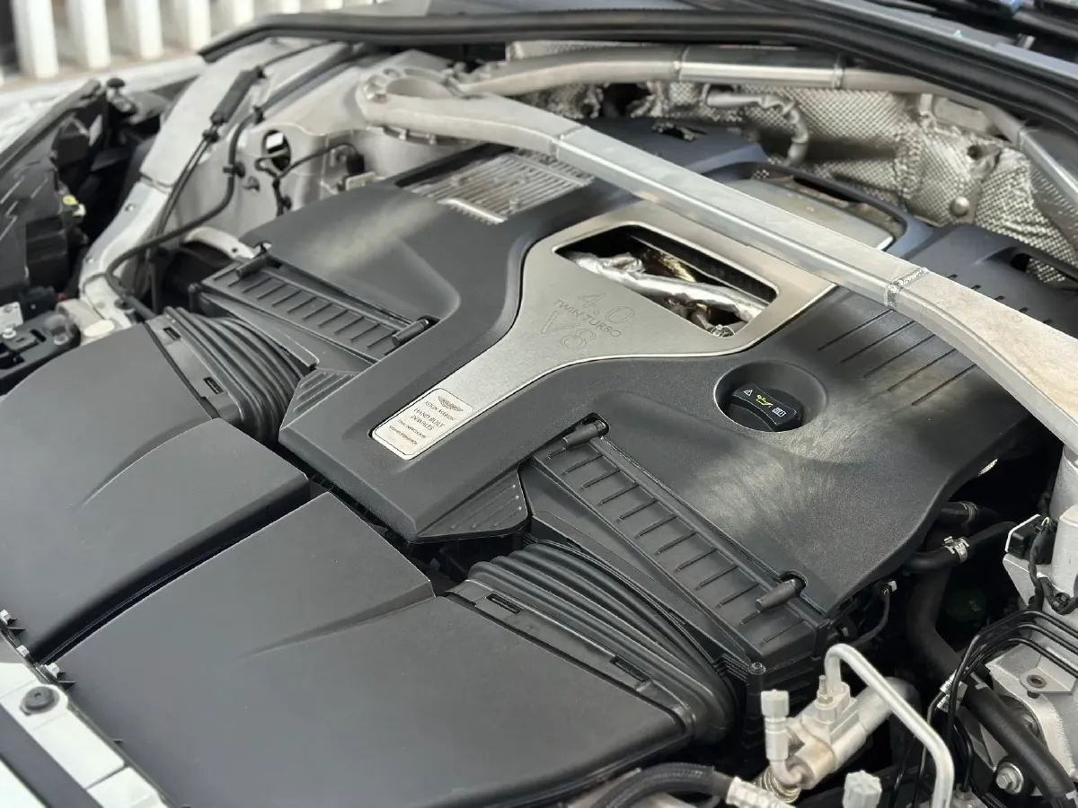 2021 Aston Martin DBX 4.0T 550HP V8 9AT,autocango,china used car exporter,china ev exporter,chinese used car exporter,chinese used ev exporter