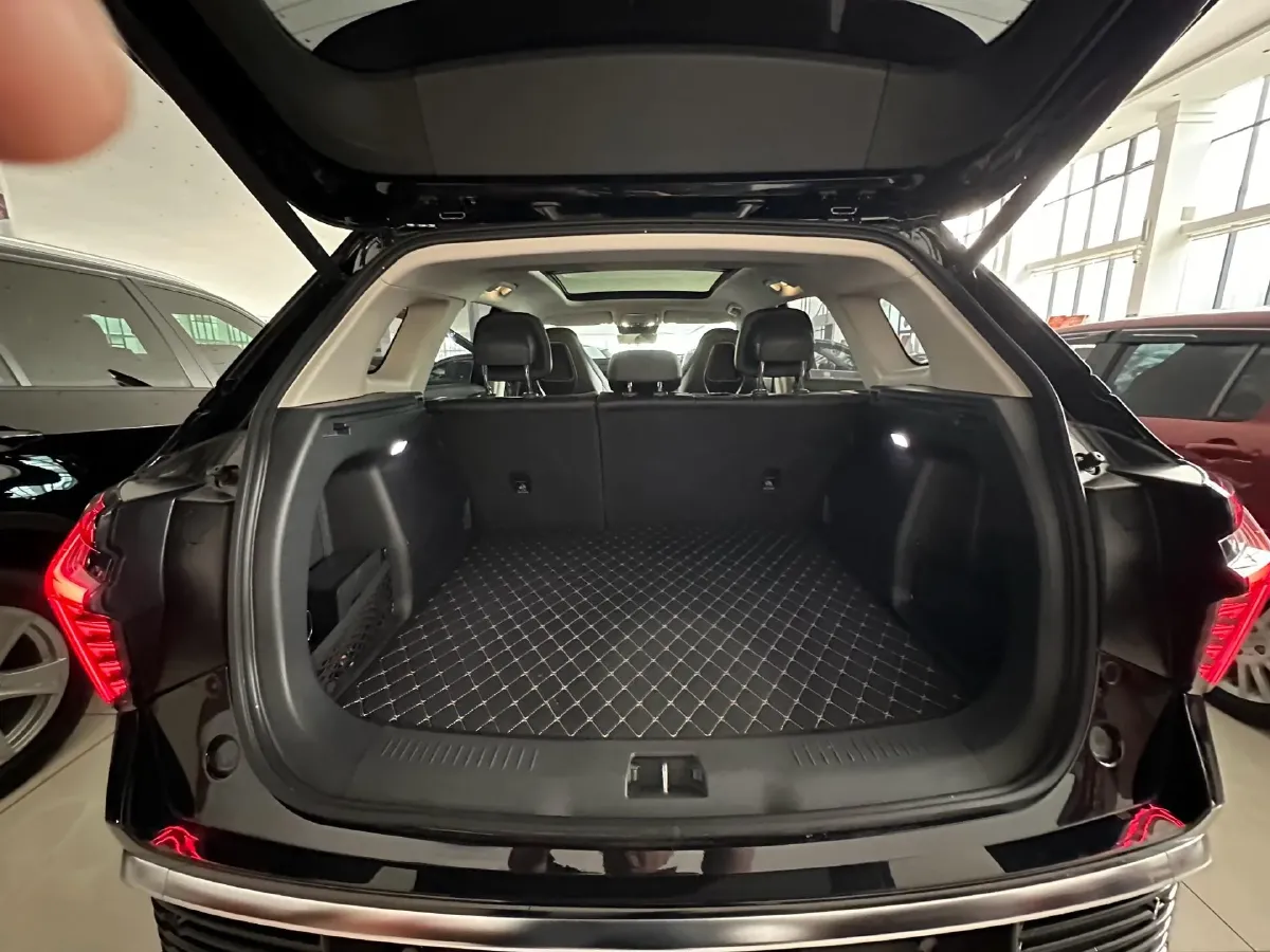 2025 HongQi HS3 1.5T 150HP L4 1DHT PHEV,autocango,china used car exporter,china ev exporter,chinese used car exporter,chinese used ev exporter