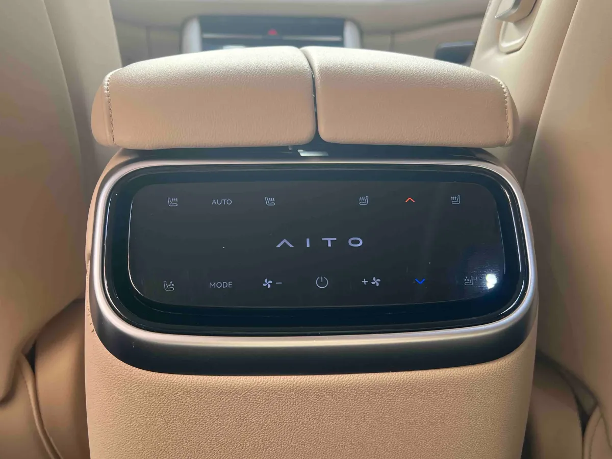 2024 Jaguar E-PACE 1.5T 200HP L3 8AT,autocango,china used car exporter,china ev exporter,chinese used car exporter,chinese used ev exporter