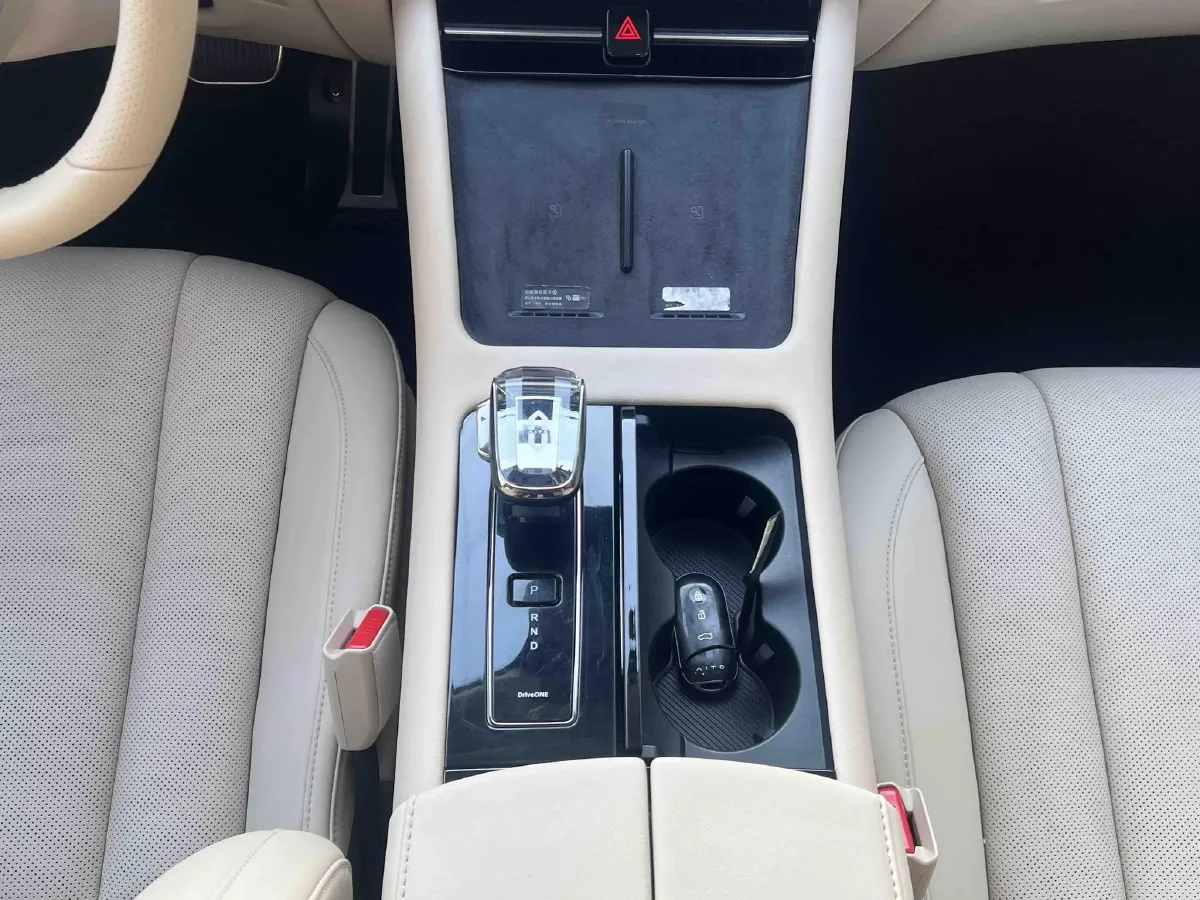 2024 Jaguar E-PACE 1.5T 200HP L3 8AT,autocango,china used car exporter,china ev exporter,chinese used car exporter,chinese used ev exporter