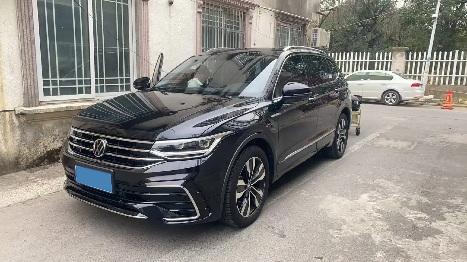 2024 Volkswagen Tiguan L 2.0T 186HP L4 7DCT