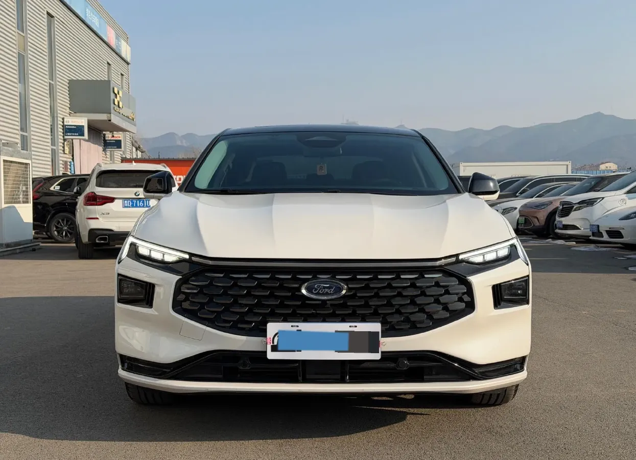 2022 Ford Mondeo 2.0T 238HP L4 8AT,autocango,china used car exporter,china ev exporter,chinese used car exporter,chinese used ev exporter