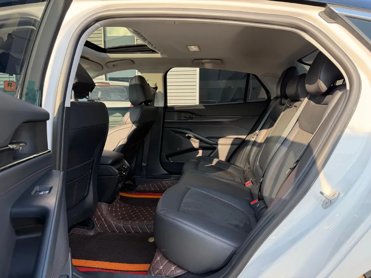 2022 Ford Mondeo 2.0T 238HP L4 8AT,autocango,china used car exporter,china ev exporter,chinese used car exporter,chinese used ev exporter