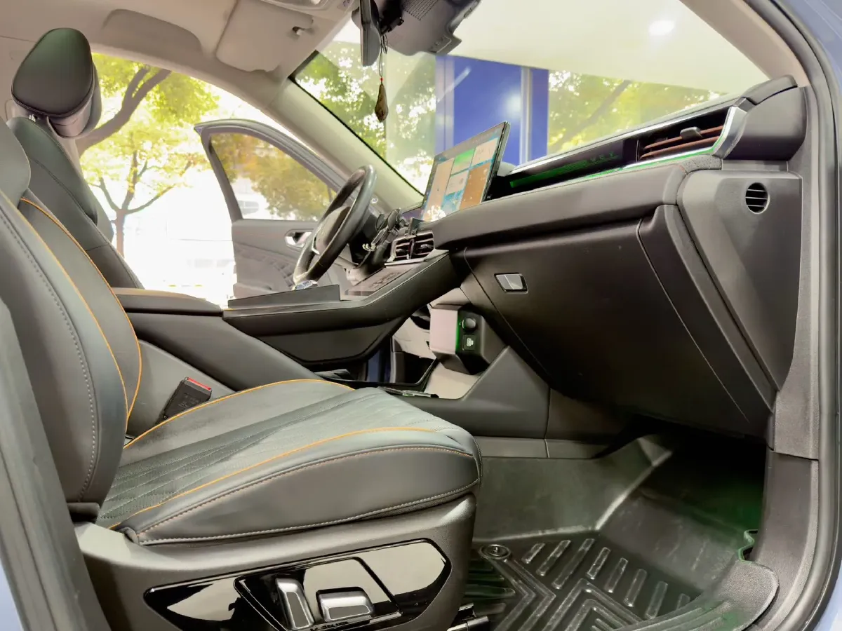 2022 WEY Latte DHT 1.5T 156HP L4 2DHT Hybrid,autocango,china used car exporter,china ev exporter,chinese used car exporter,chinese used ev exporter