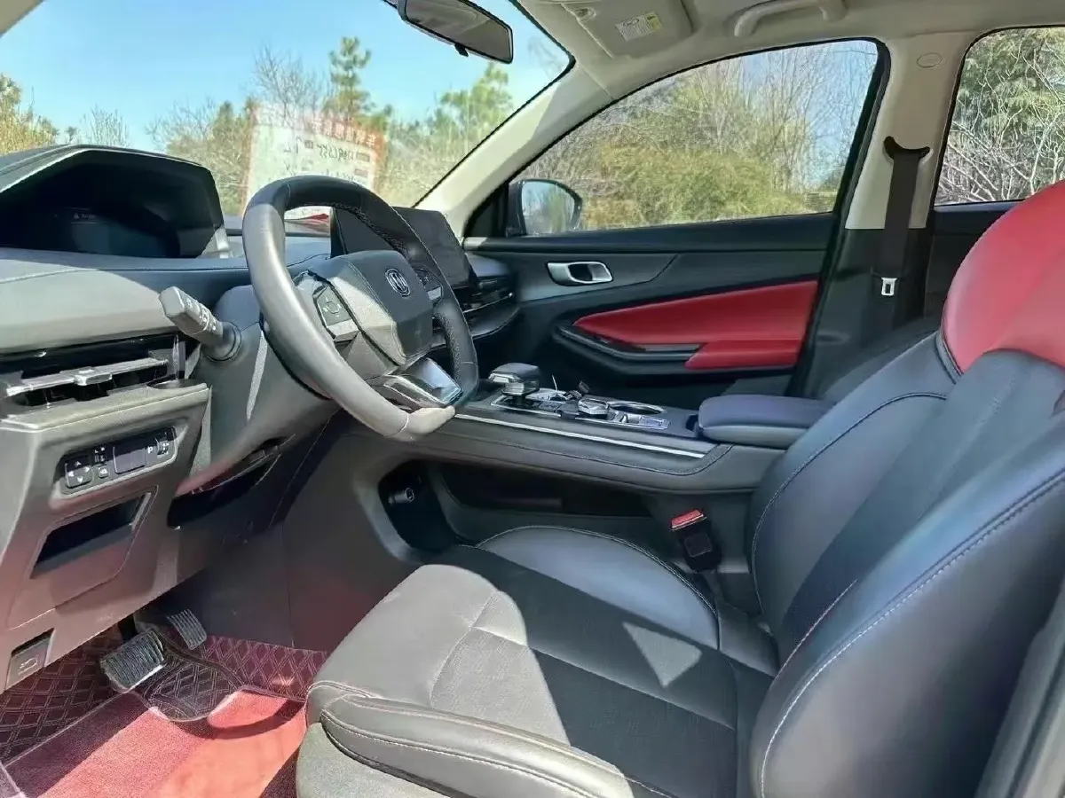 2022 ChangAn UNI-V 1.5T 188HP L4 7DCT,autocango,china used car exporter,china ev exporter,chinese used car exporter,chinese used ev exporter