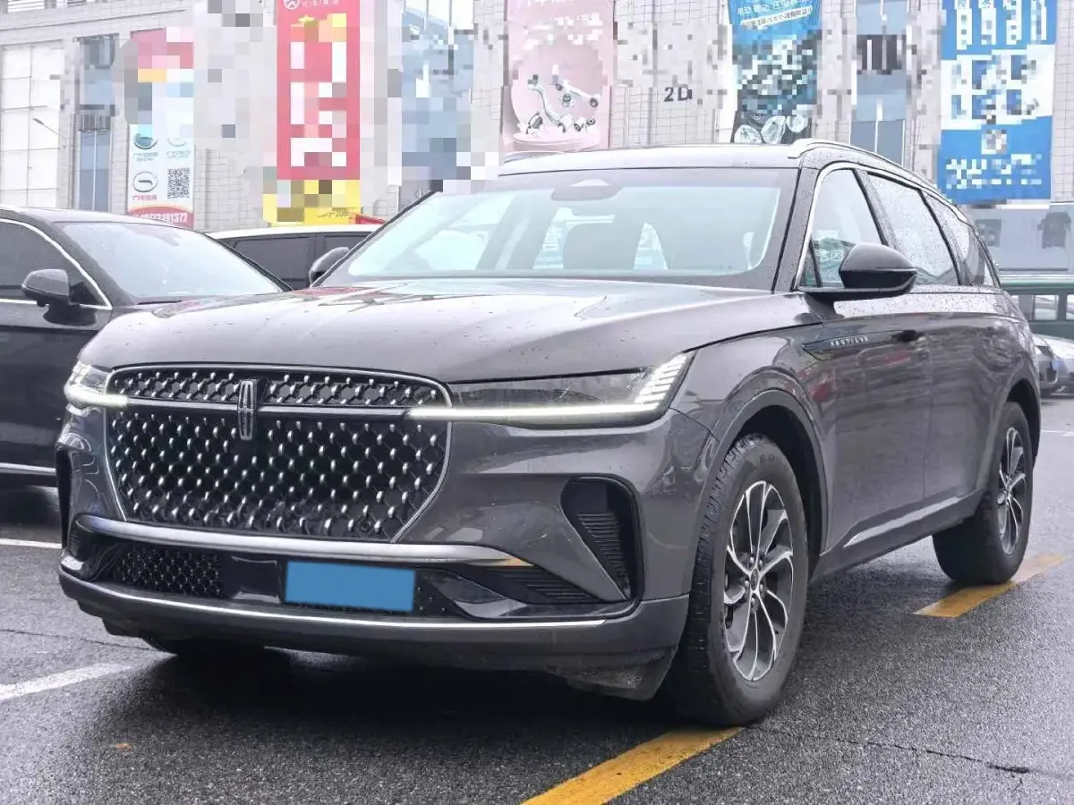 2023 Lincoln Nautilus 2.0T 261HP L4 8AT