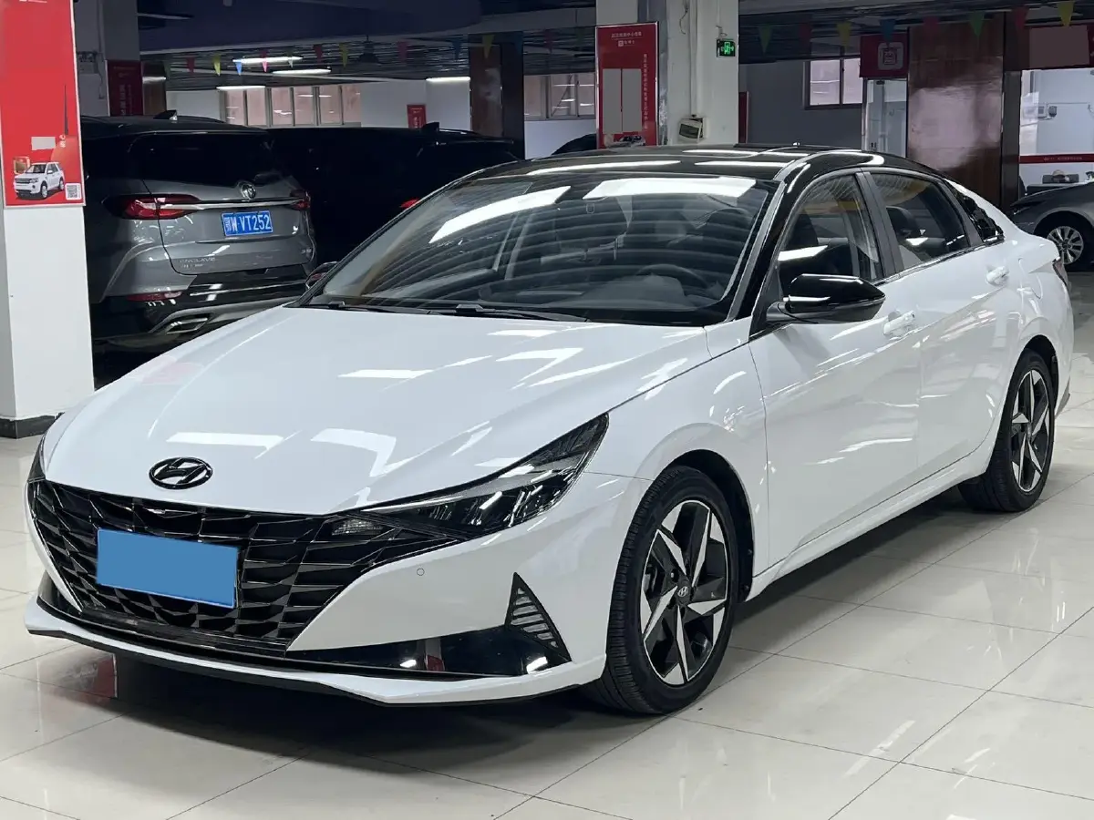 2022 Hyundai Elantra 1.5L 115HP L4 CVT