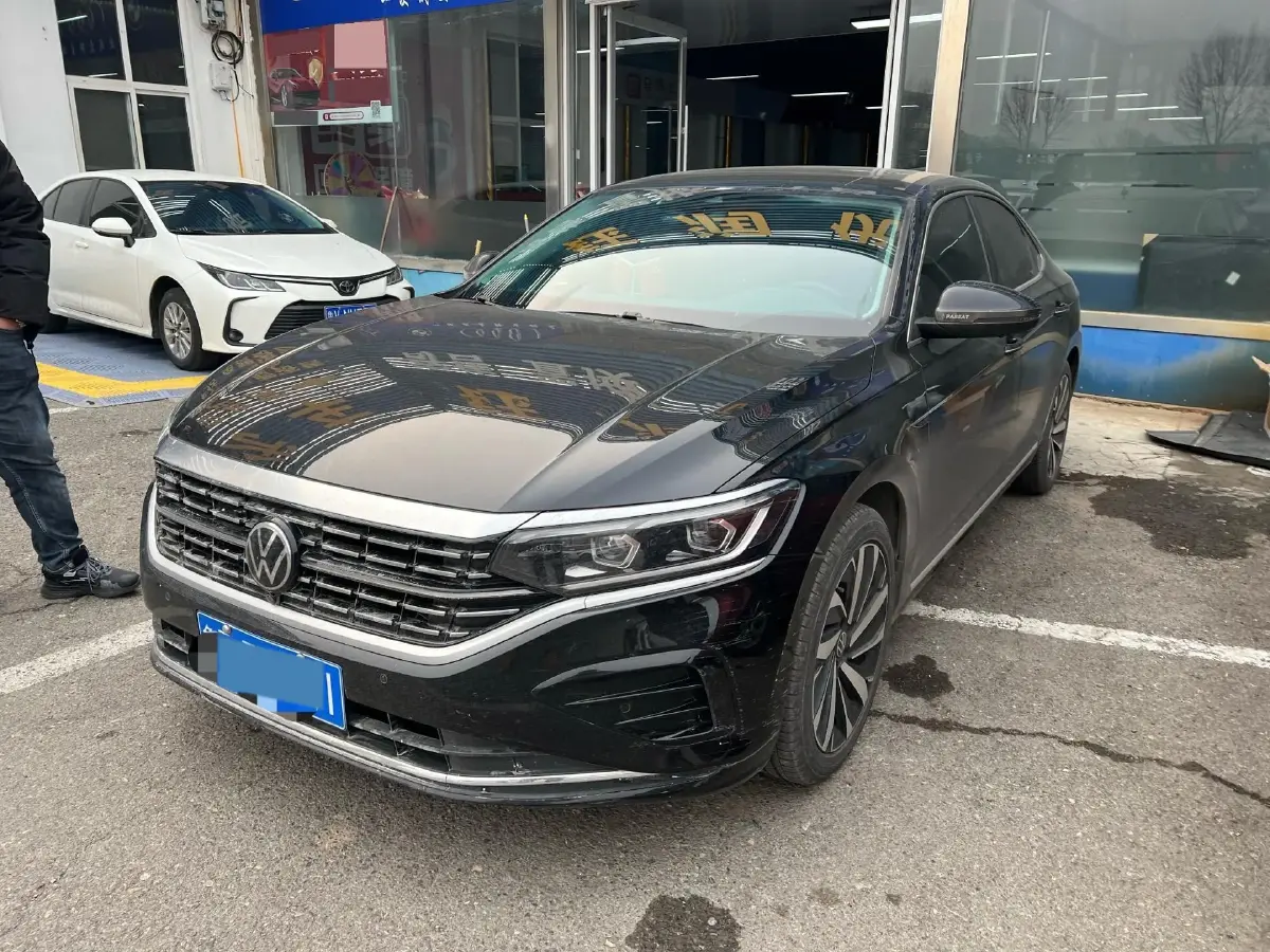 2023 Volkswagen Passat 2.0T 186HP L4 7DCT
