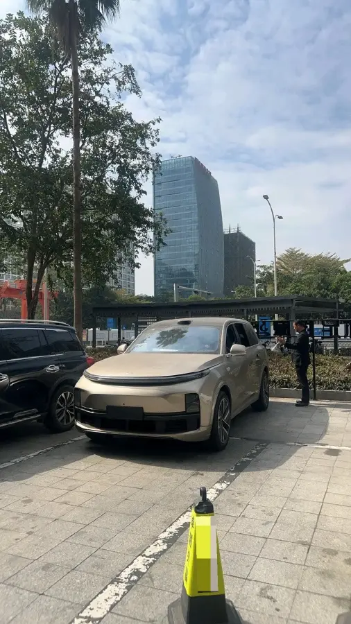 2023 Li L9 Range Extended 154HP REEV 42.6KWH