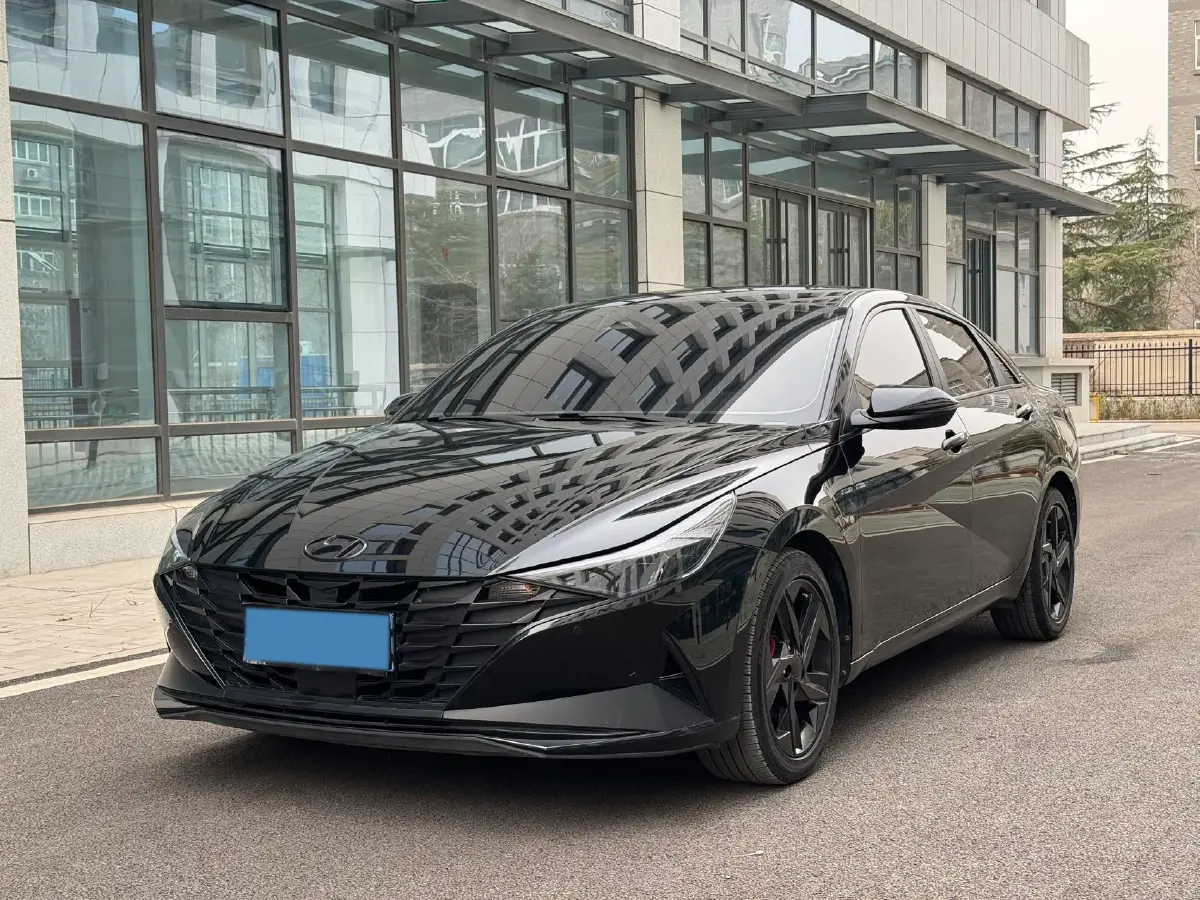 2022 Hyundai Elantra 1.5L 115HP L4 CVT