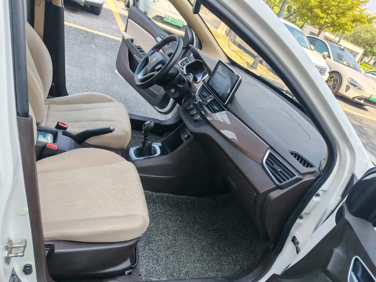 2017 BaoJun 310W 1.5L 112HP L4 6MT,autocango,china used car exporter,china ev exporter,chinese used car exporter,chinese used ev exporter