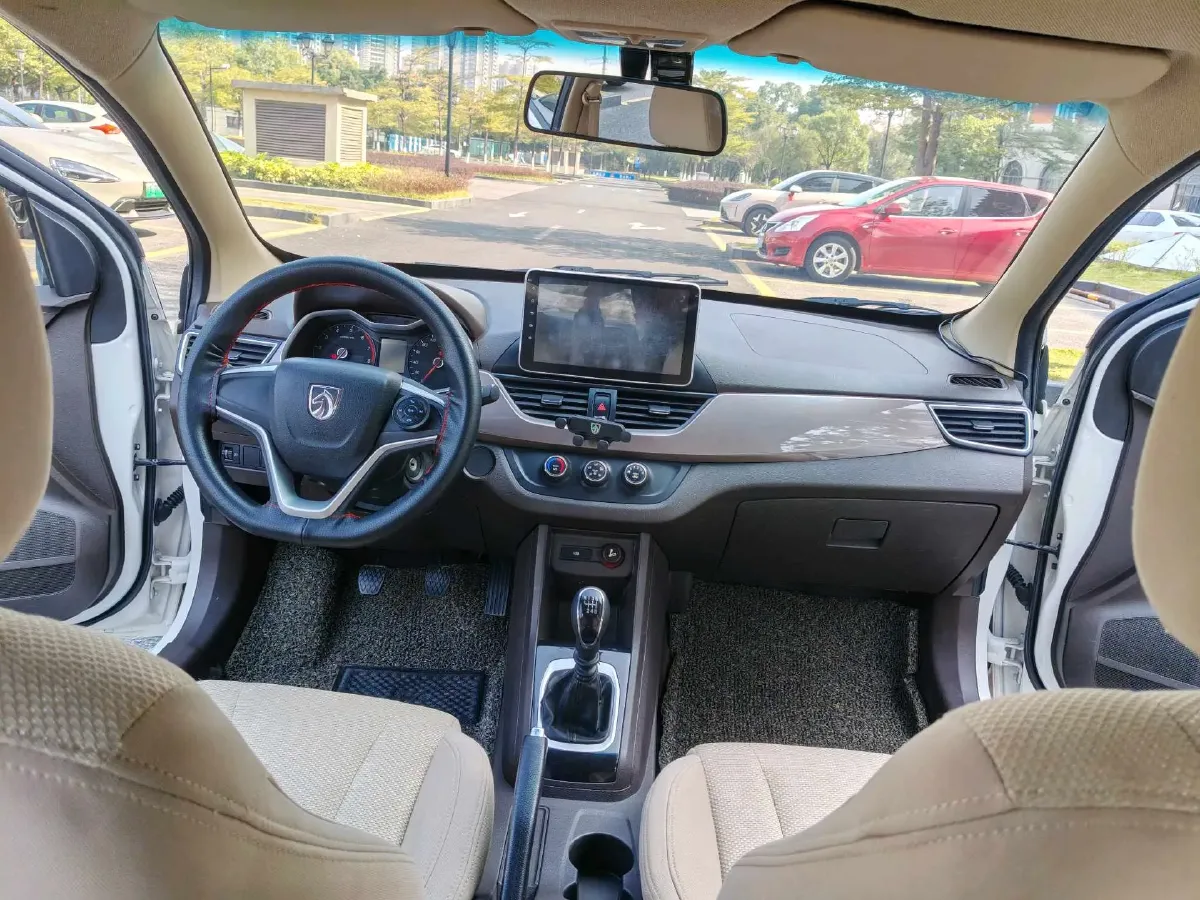 2017 BaoJun 310W 1.5L 112HP L4 6MT,autocango,china used car exporter,china ev exporter,chinese used car exporter,chinese used ev exporter