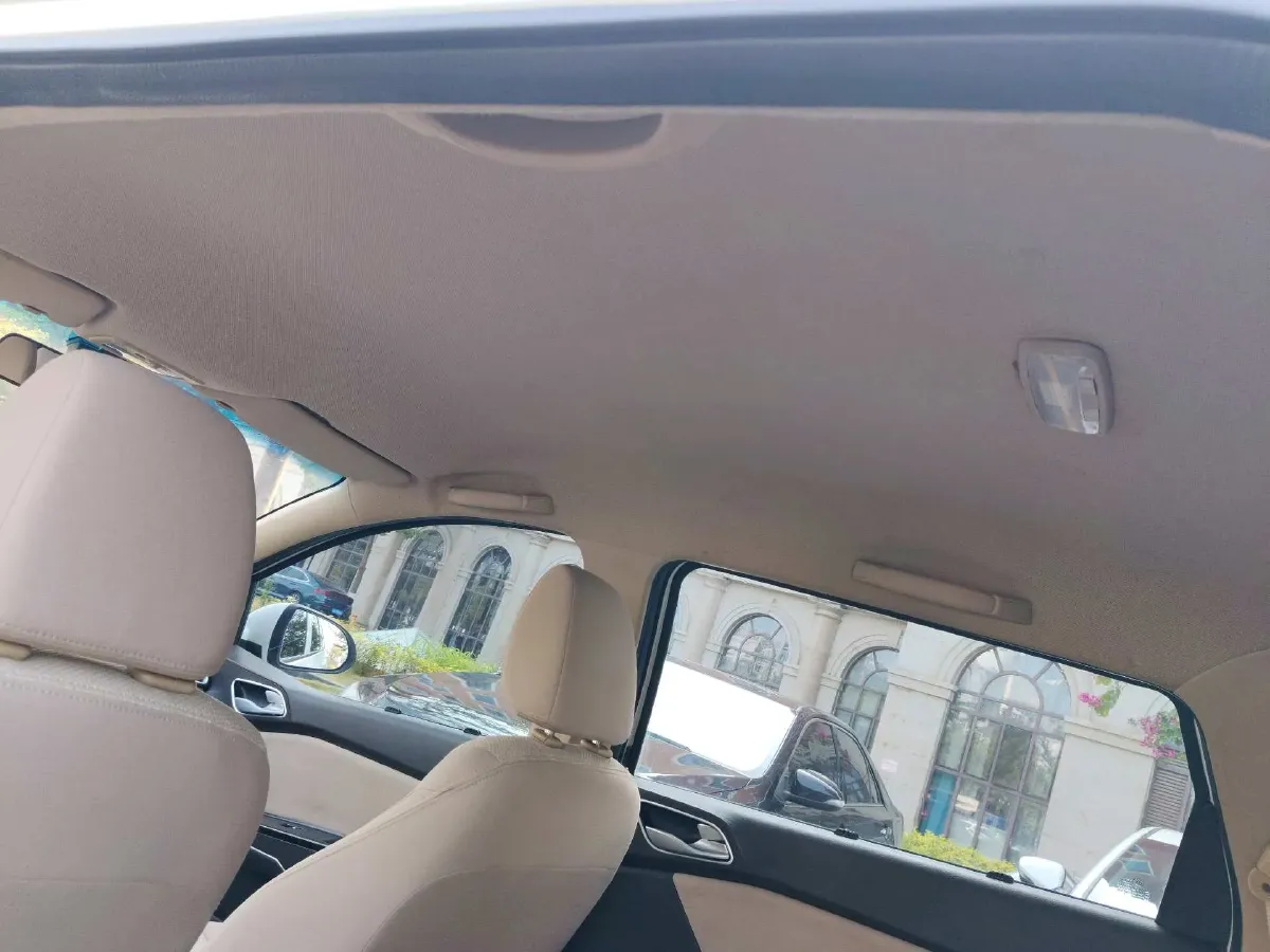 2017 BaoJun 310W 1.5L 112HP L4 6MT,autocango,china used car exporter,china ev exporter,chinese used car exporter,chinese used ev exporter