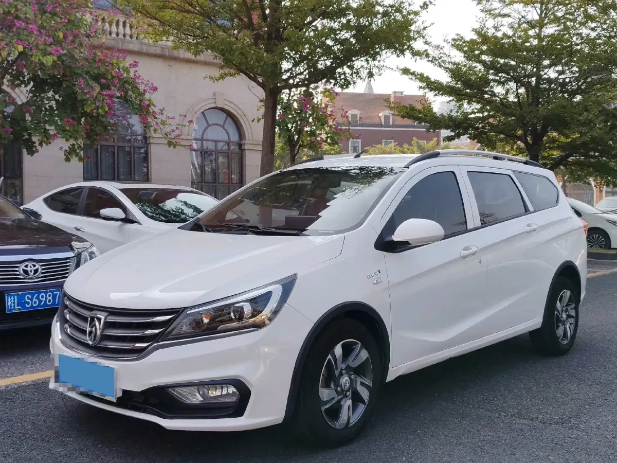 2017 BaoJun 310W 1.5L 112HP L4 6MT