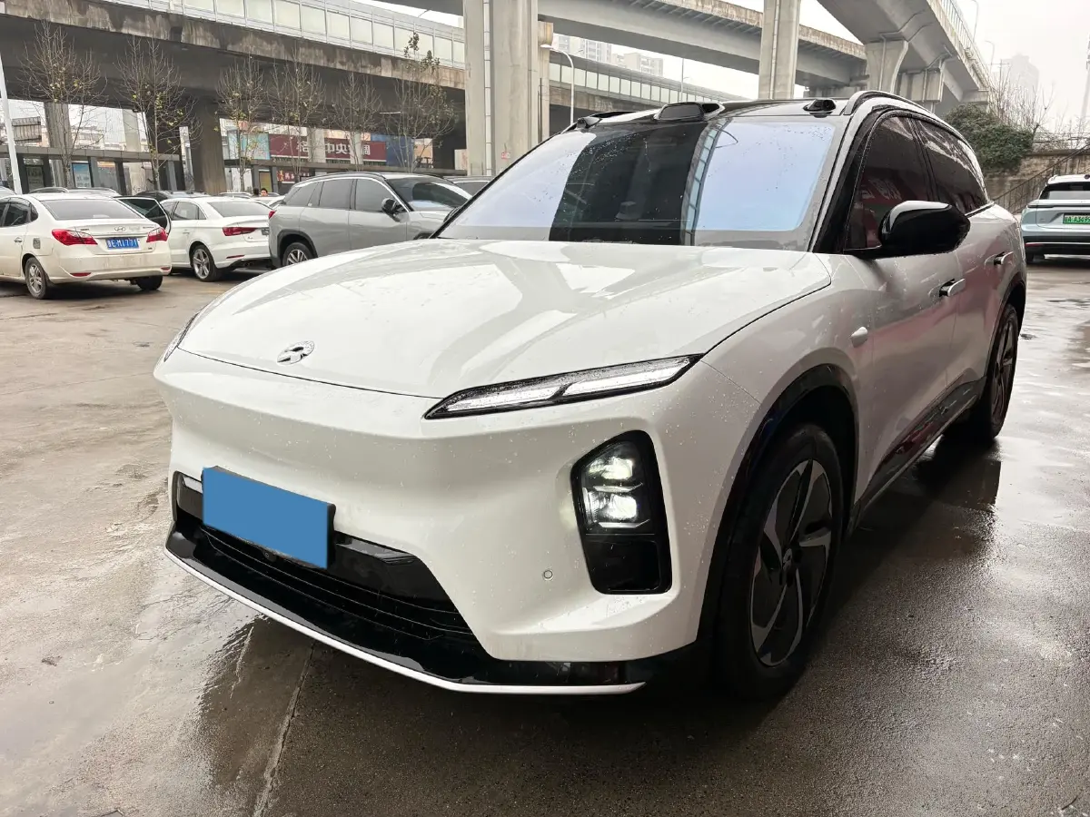 2025 NIO ES6 BEV