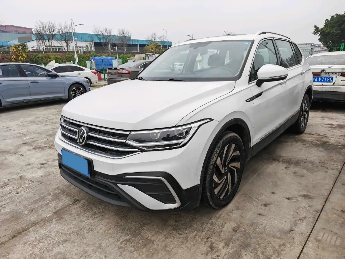 2023 Volkswagen Tiguan L 1.5T 160HP L4 7DCT