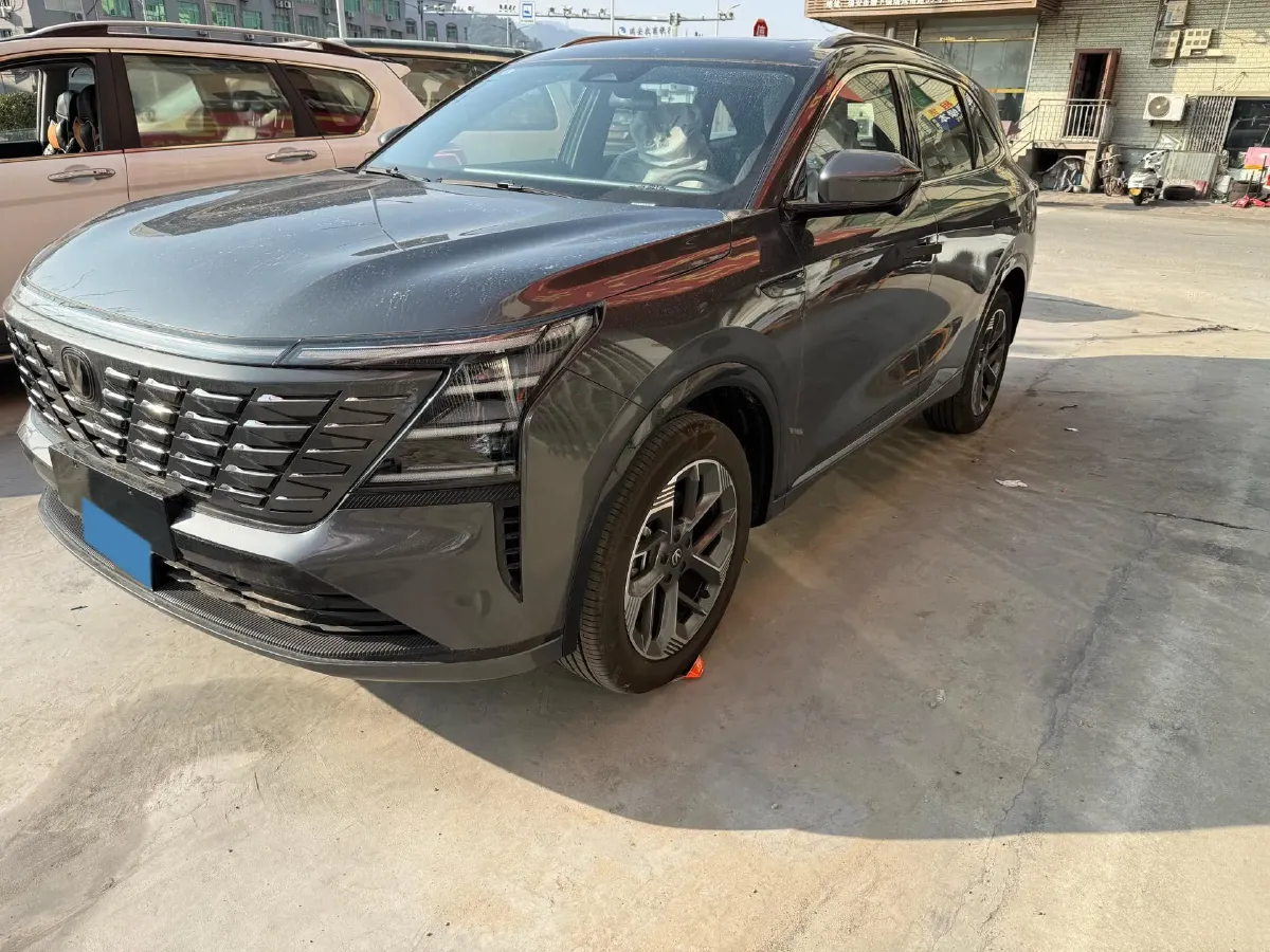 2025 ChangAn CS75 Plus 1.5T 192HP L4 8AT,autocango,china used car exporter,china ev exporter,chinese used car exporter,chinese used ev exporter