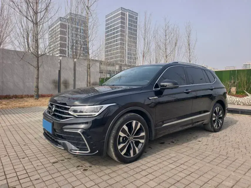 2023 Volkswagen Tiguan L 2.0T 186HP L4 7DCT