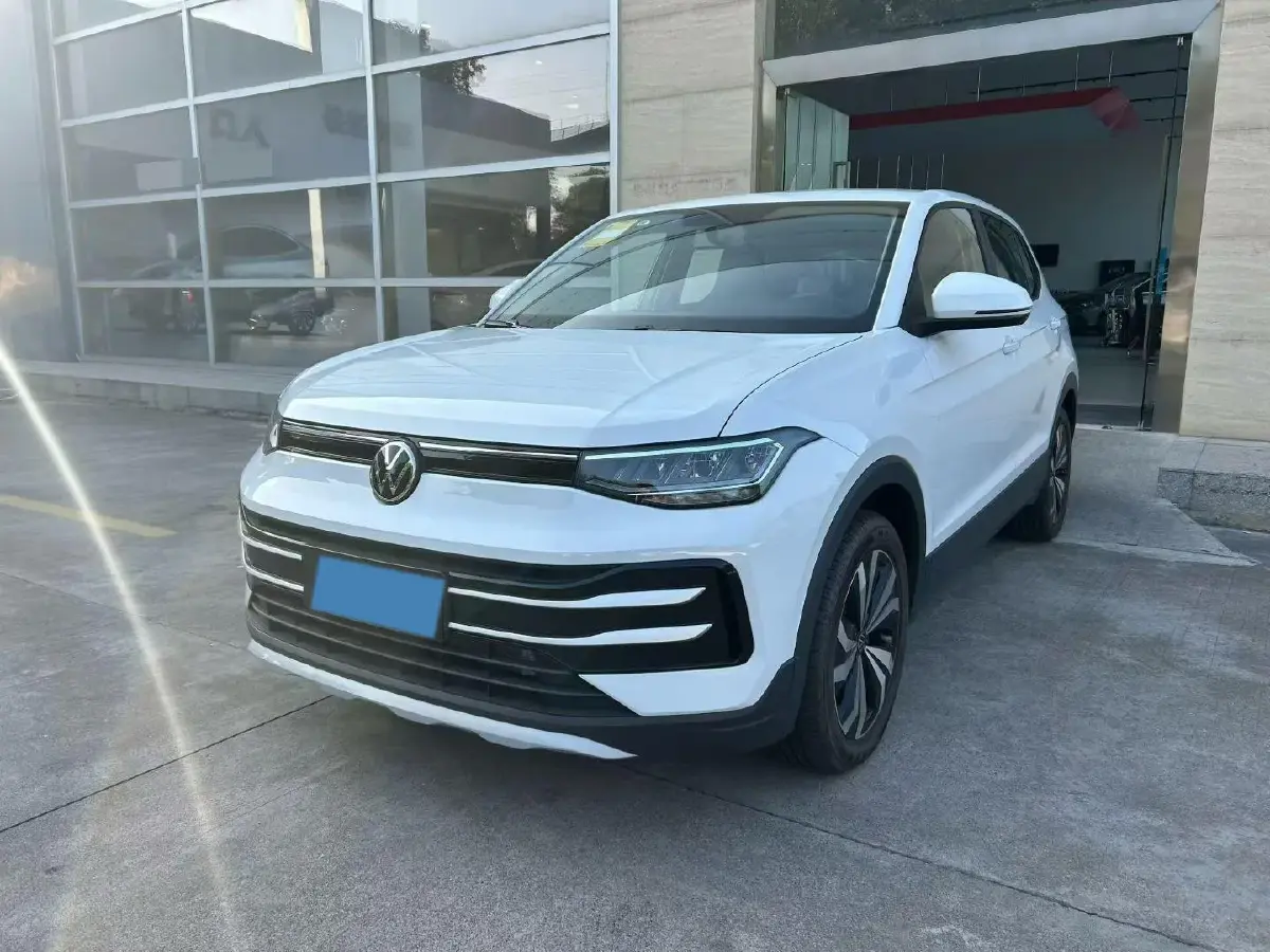 2025 Volkswagen Tharu 1.5L 110HP L4 6AT