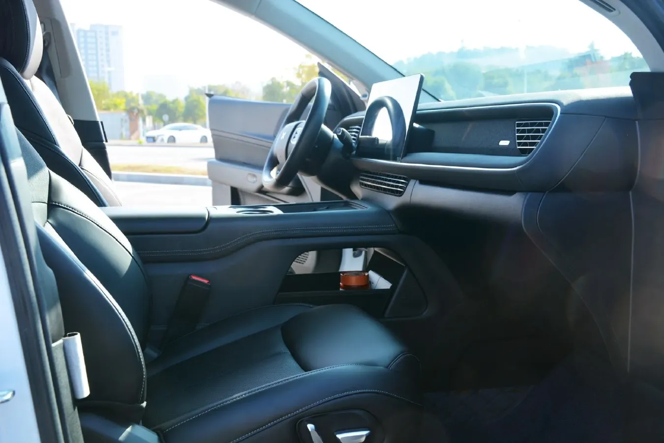 2024 Volkswagen ID.UNYX 06 BEV 82.4KWH,autocango,china used car exporter,china ev exporter,chinese used car exporter,chinese used ev exporter