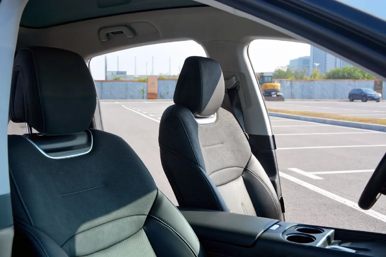 2024 Volkswagen ID.UNYX 06 BEV 82.4KWH,autocango,china used car exporter,china ev exporter,chinese used car exporter,chinese used ev exporter