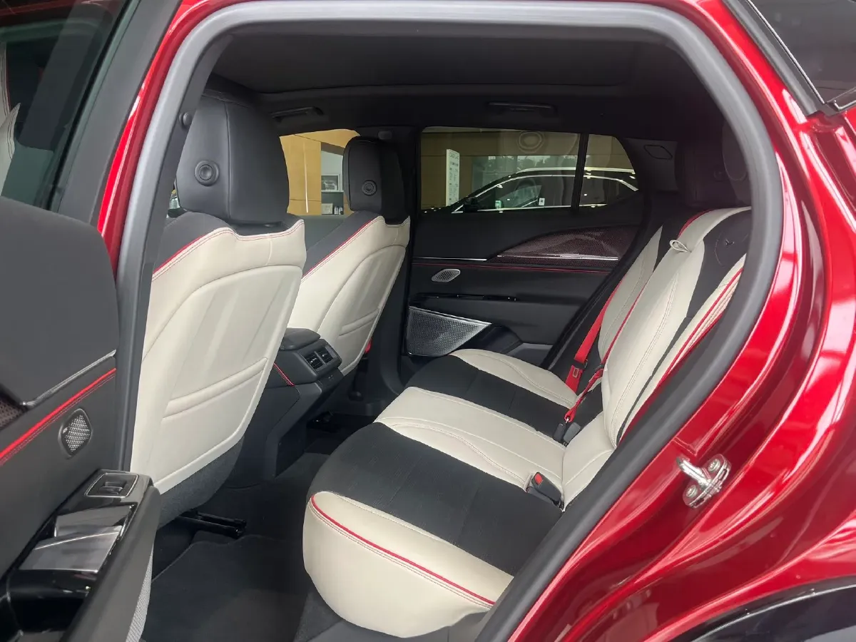 2023 Cadillac GT4 2.0T 237HP L4 9AT,autocango,china used car exporter,china ev exporter,chinese used car exporter,chinese used ev exporter