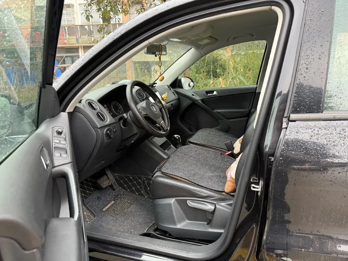 2015 Volkswagen Tiguan 1.8T 160HP L4 6AT,autocango,china used car exporter,china ev exporter,chinese used car exporter,chinese used ev exporter