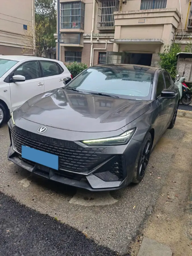 2023 ChangAn UNI-V 1.5T 188HP L4 7DCT