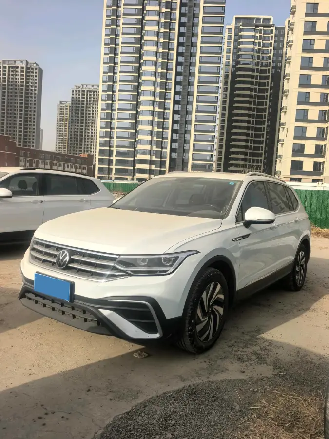 2023 Volkswagen Tiguan L 1.5T 160HP L4 7DCT