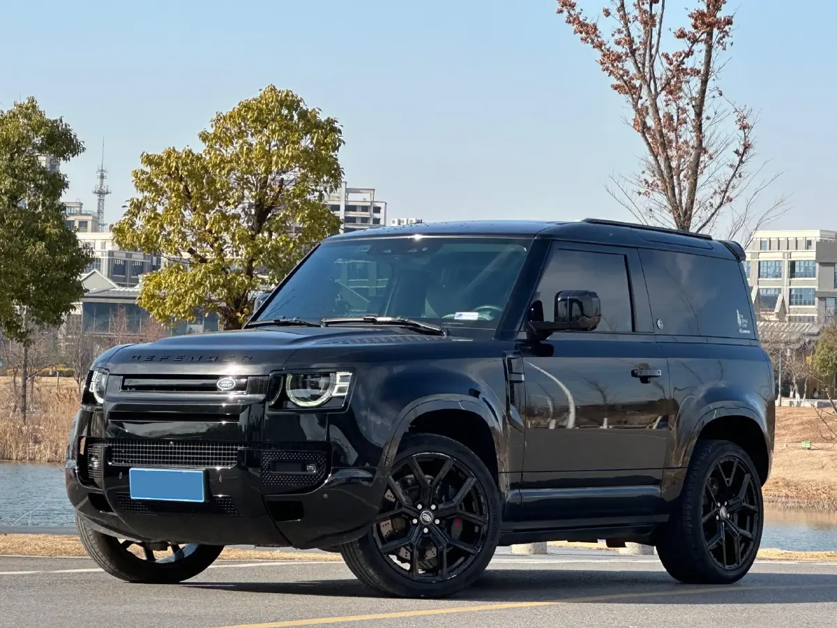 2022 Land Rover Defender 2.0T 300HP L4 8AT