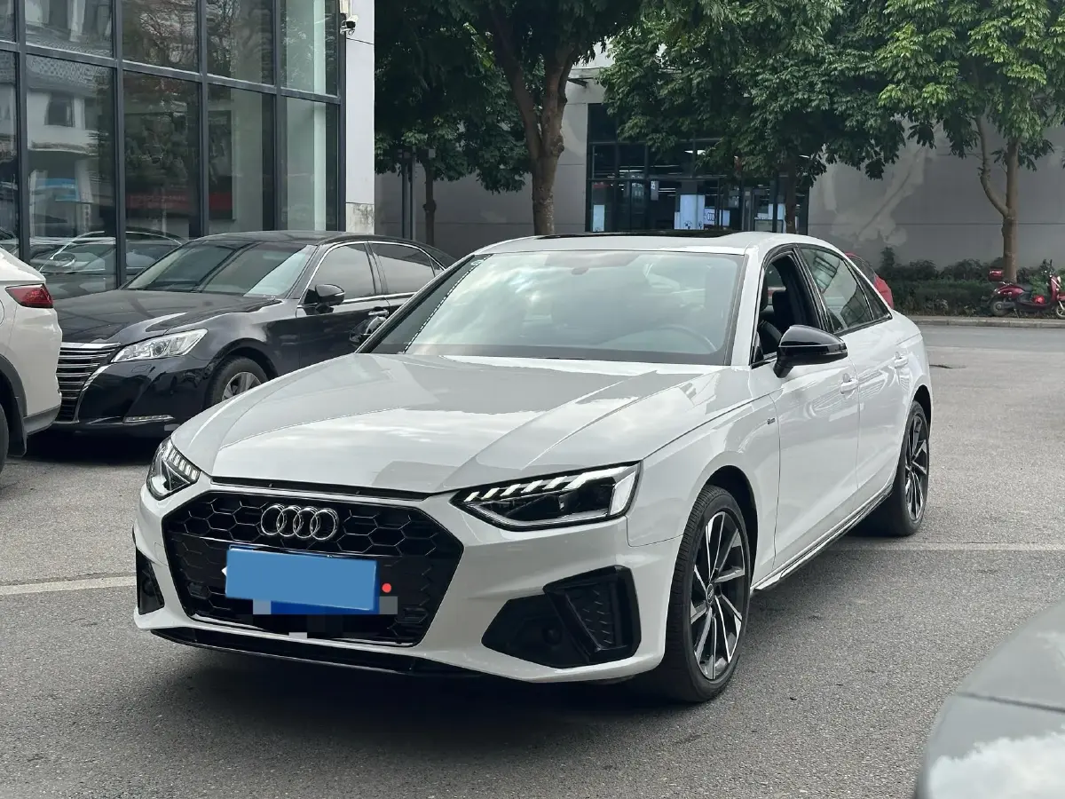 2023 Audi A4L 2.0T 190HP L4 7DCT