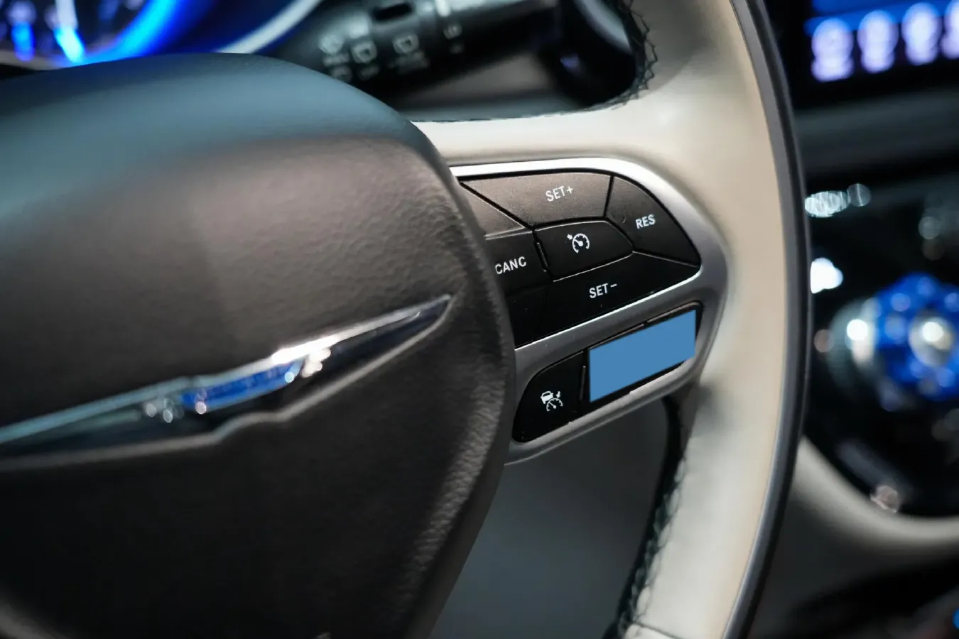 2017 Chrysler Pacifica 3.6L 279HP V6 9AT,autocango,china used car exporter,china ev exporter,chinese used car exporter,chinese used ev exporter