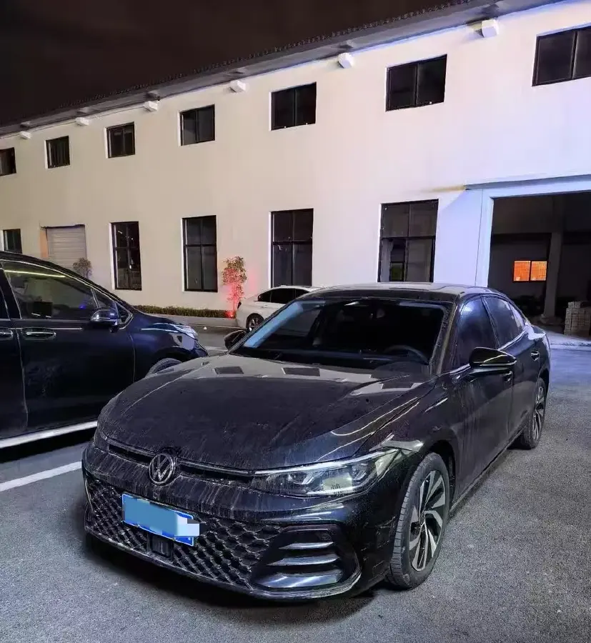 2025 Volkswagen Passat 2.0T 220HP L4 7DCT