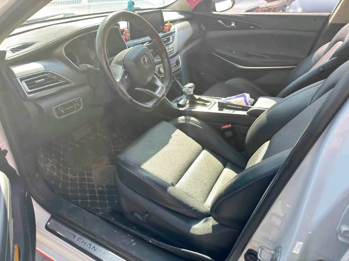 2021 ChangAn Raeton CC 1.5T 180HP L4 7DCT,autocango,china used car exporter,china ev exporter,chinese used car exporter,chinese used ev exporter