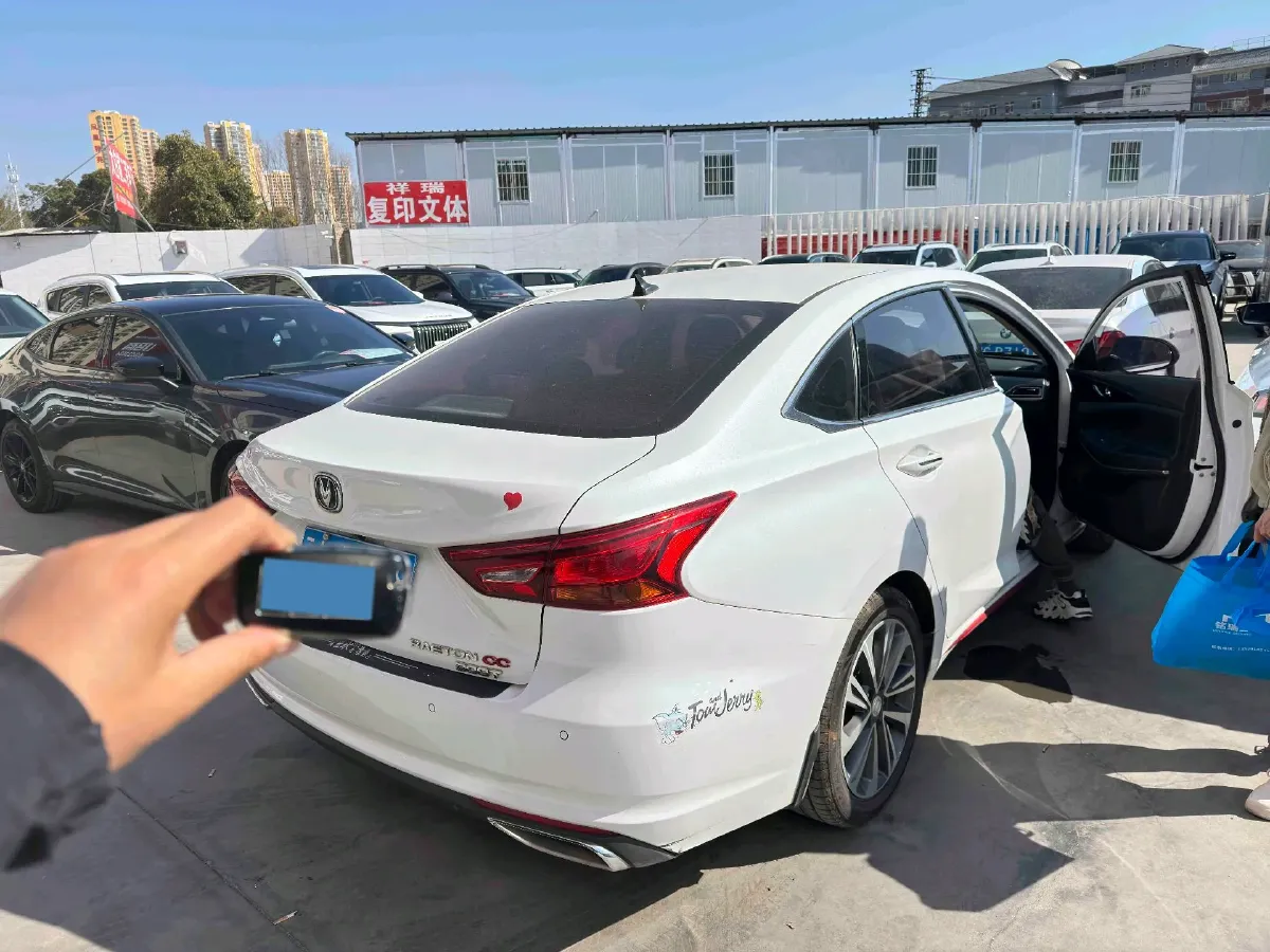 2021 ChangAn Raeton CC 1.5T 180HP L4 7DCT,autocango,china used car exporter,china ev exporter,chinese used car exporter,chinese used ev exporter