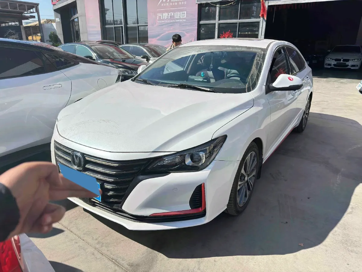 2021 ChangAn Raeton CC 1.5T 180HP L4 7DCT,autocango,china used car exporter,china ev exporter,chinese used car exporter,chinese used ev exporter