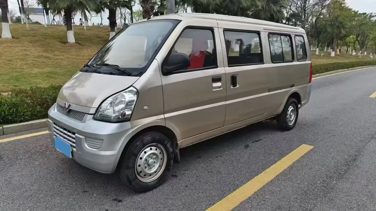 2017 WuLing RongGuang 1.5L 107HP L4 5MT