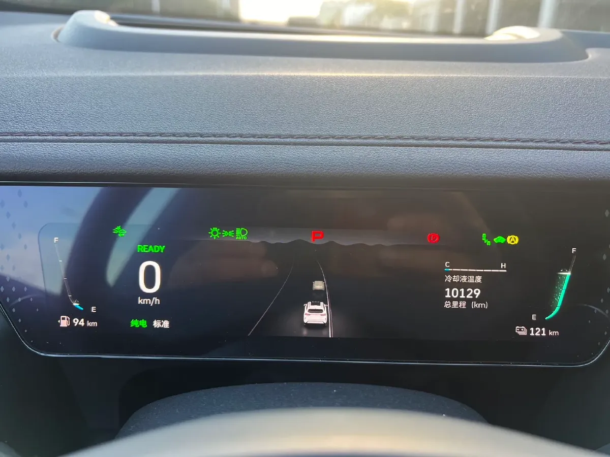 2024 WEY Mocha 1.5T 170HP L4 4DHT PHEV 35.04KWH,autocango,china used car exporter,china ev exporter,chinese used car exporter,chinese used ev exporter