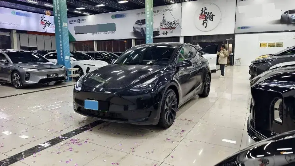 2022 Tesla Model Y BEV 60KWH