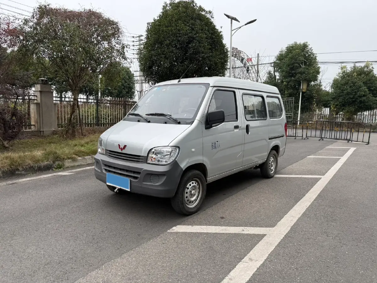 2020 WuLing ZhiGuang 1.2L 76HP L4 5MT